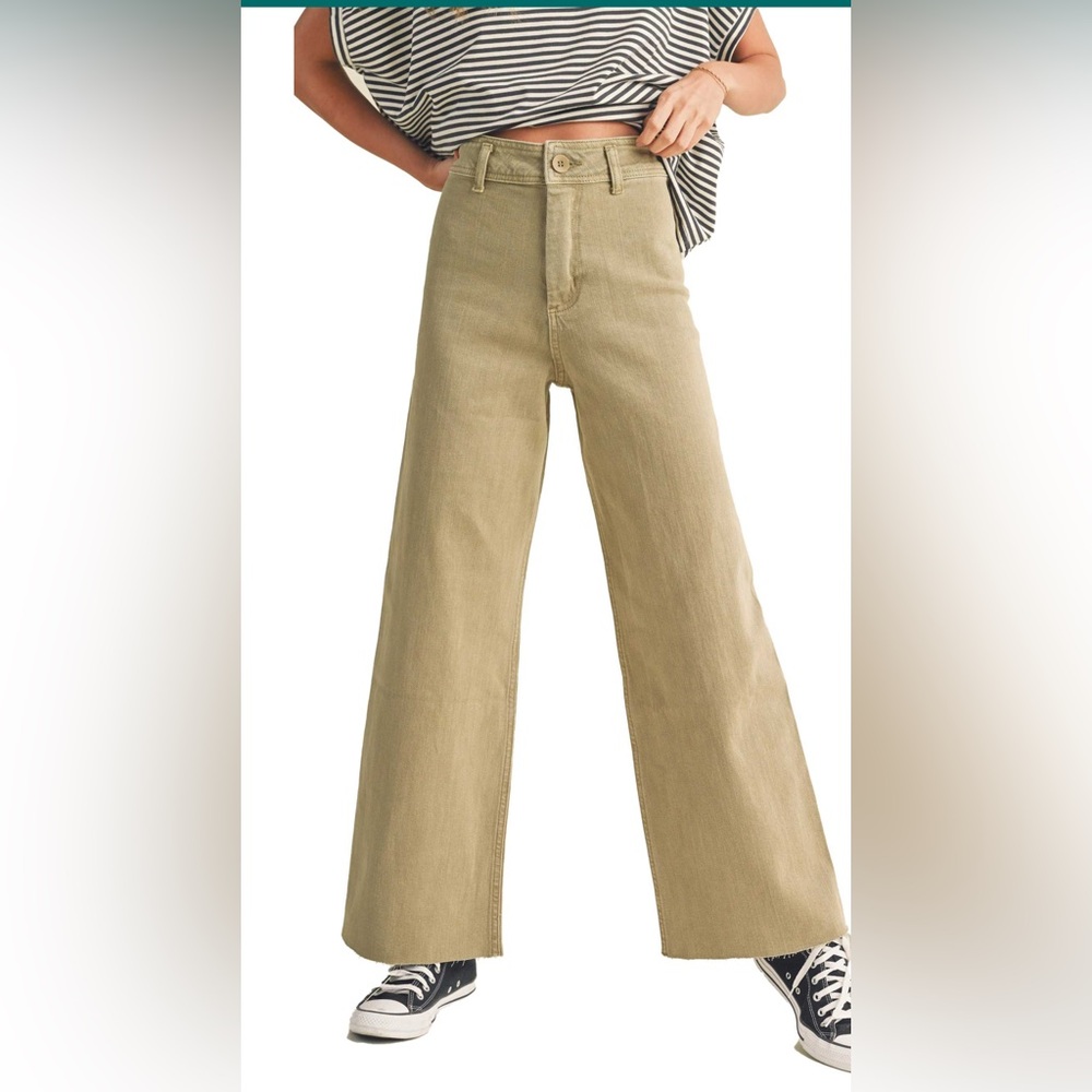 NWOT Mio Muse Wide Leg Denim